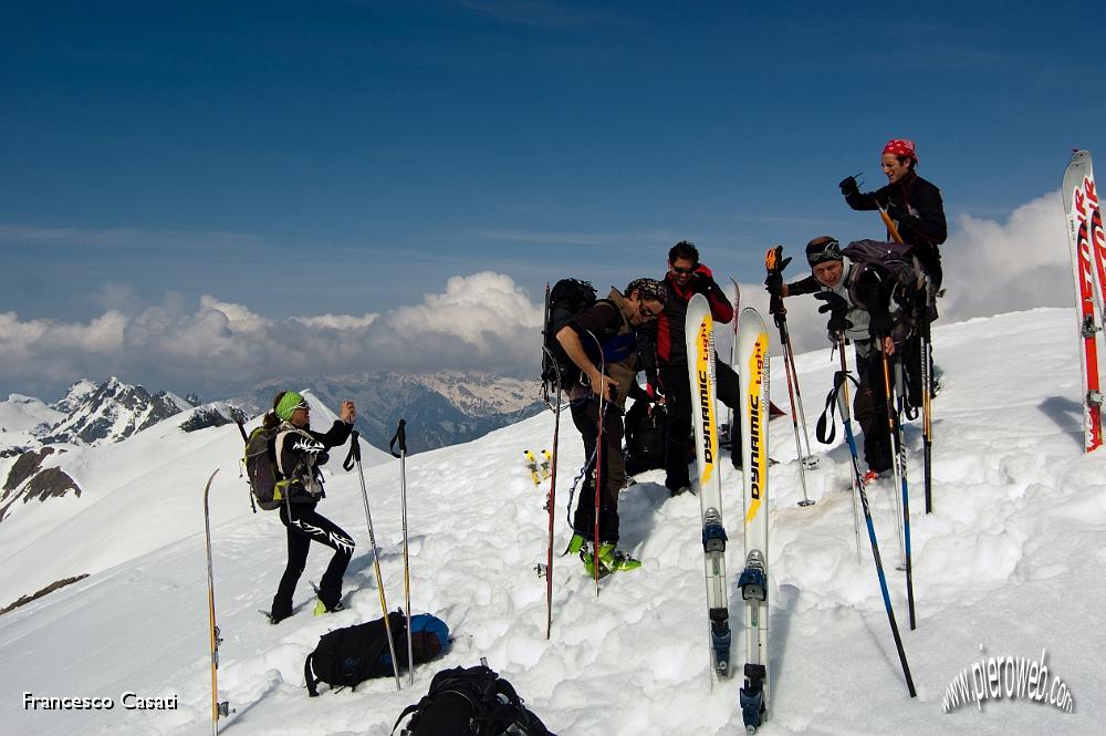 008 Un gruppo di scialpinisti.jpg